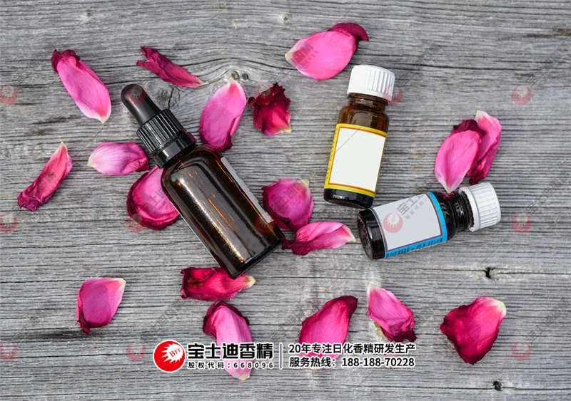 貓砂（shā）香（xiāng）精