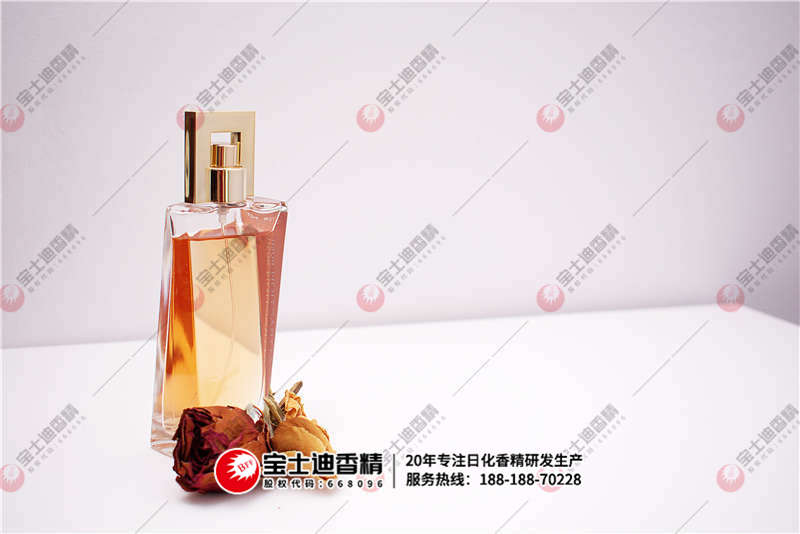 一瓶香水